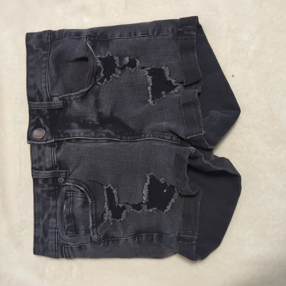 Aeropostale womans Black high rise midi ripped jeans shorts size 6